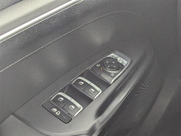 Photo of 2025 Snow White Pearl Kia K5
