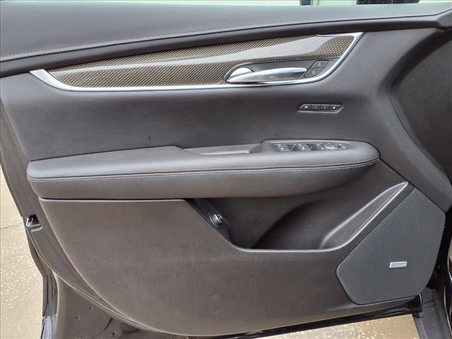 Photo of 2022 Stellar Black Metallic Cadillac XT5