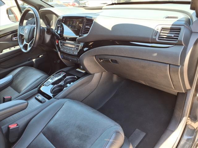 Photo of 2022 Crystal Black Pearl Honda Pilot