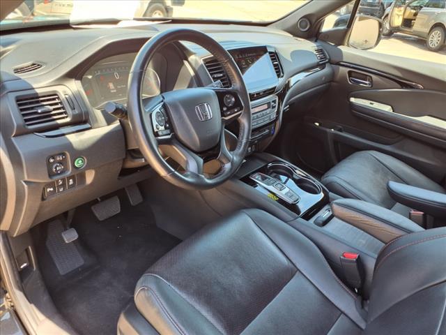 Photo of 2022 Crystal Black Pearl Honda Pilot