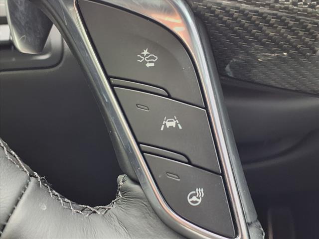 Photo of 2022 Crystal White Tricoat Cadillac XT5