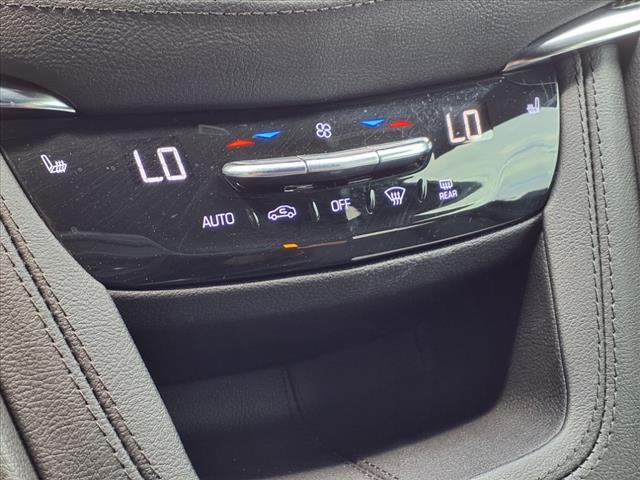 Photo of 2022 Crystal White Tricoat Cadillac XT5