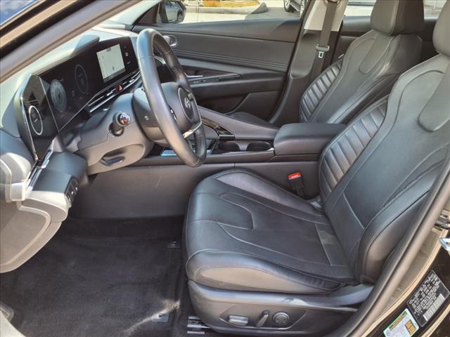Photo of 2023 Onyx Black Hyundai ELANTRA