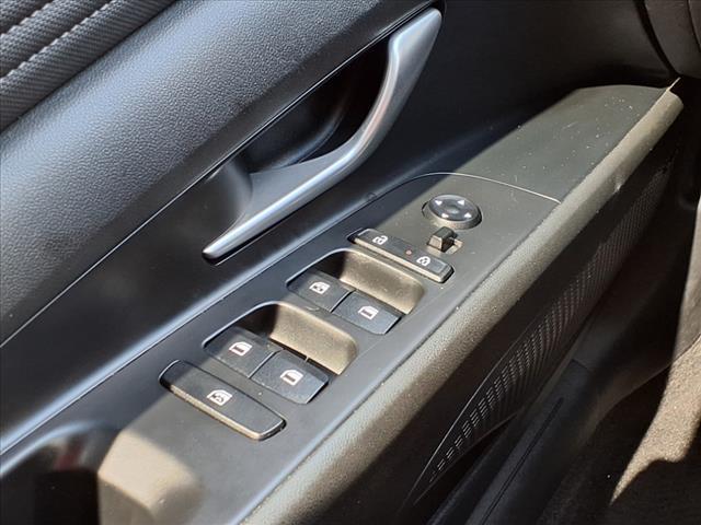 Photo of 2023 Onyx Black Hyundai ELANTRA