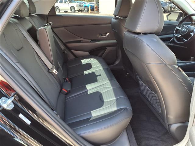 Photo of 2023 Onyx Black Hyundai ELANTRA