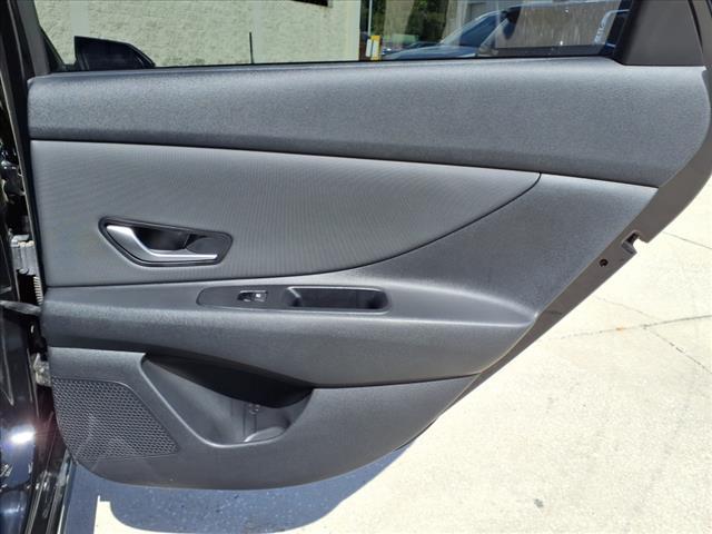 Photo of 2023 Onyx Black Hyundai ELANTRA