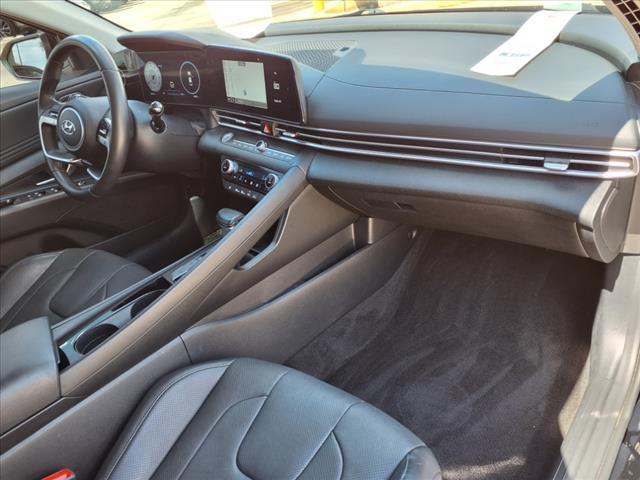 Photo of 2023 Onyx Black Hyundai ELANTRA