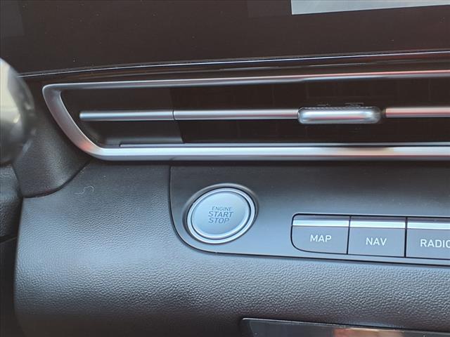 Photo of 2023 Onyx Black Hyundai ELANTRA