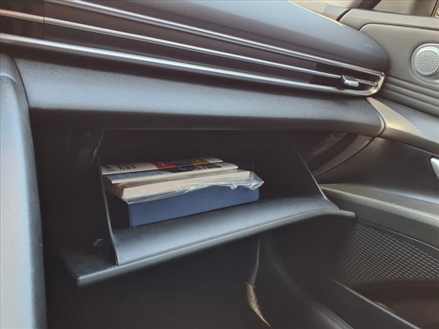 Photo of 2023 Onyx Black Hyundai ELANTRA