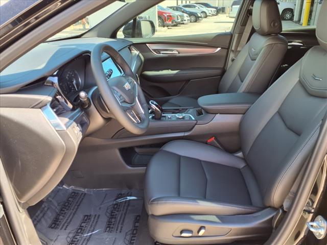 Photo of 2025 Stellar Black Metallic Cadillac XT5