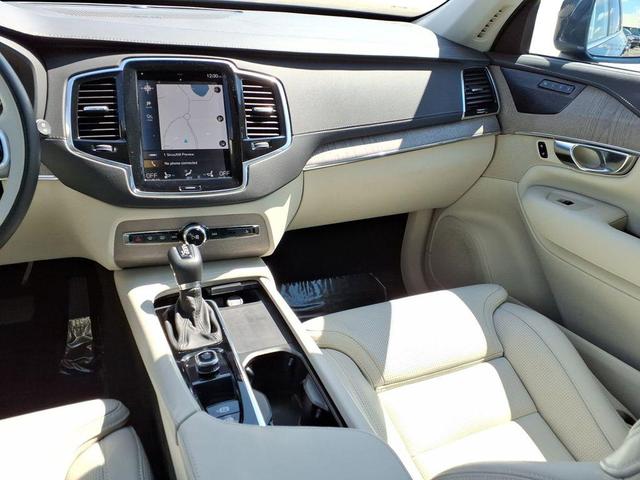 Photo of 2022 Denim Blue Metallic Volvo XC90
