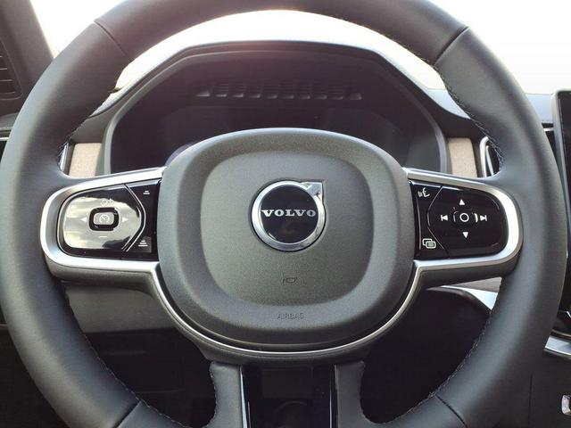 Photo of 2025 Grey Volvo XC90