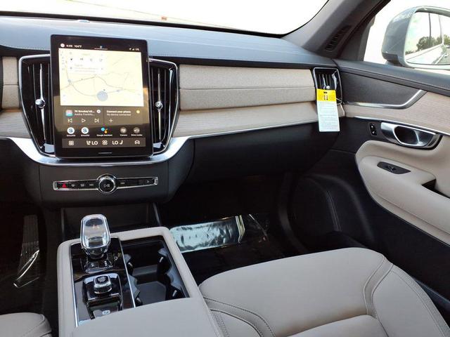 Photo of 2025 Grey Volvo XC90
