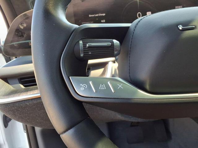 Photo of 2023 Stellar White Metallic Lucid Air