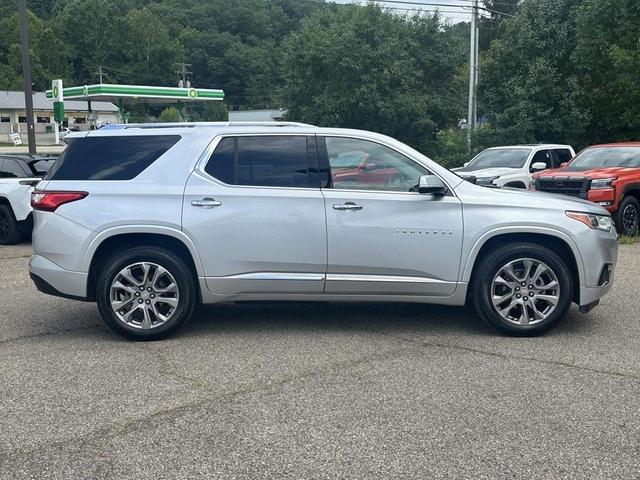 Photo of 2019 Silver Ice Metallic Chevrolet Traverse