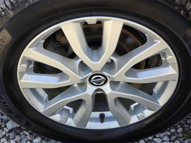 Photo of 2020 Monarch Orange Nissan Rogue