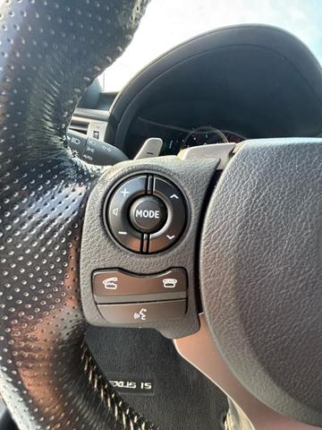 Photo of 2016 White Lexus IS 350