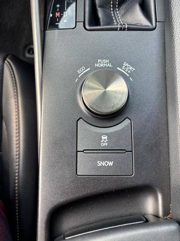Photo of 2016 White Lexus IS 350