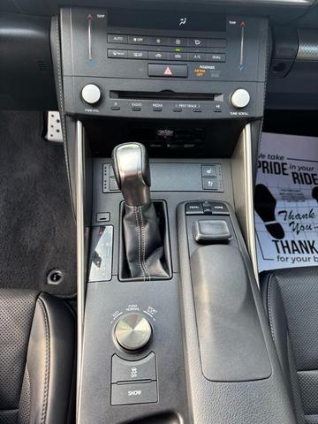 Photo of 2016 White Lexus IS 350