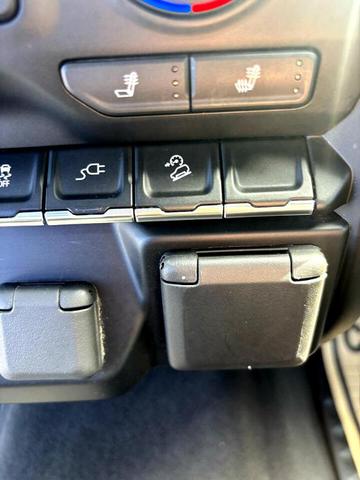 Photo of 2021 White Chevrolet Silverado 1500