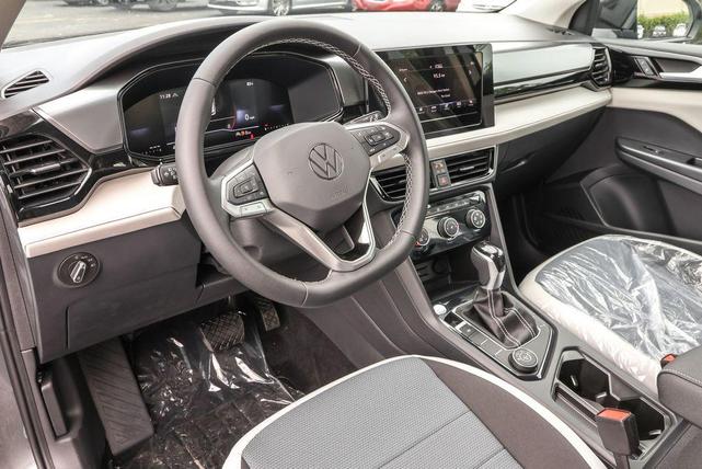 Photo of 2025 Platinum Gray Metallic Volkswagen Taos