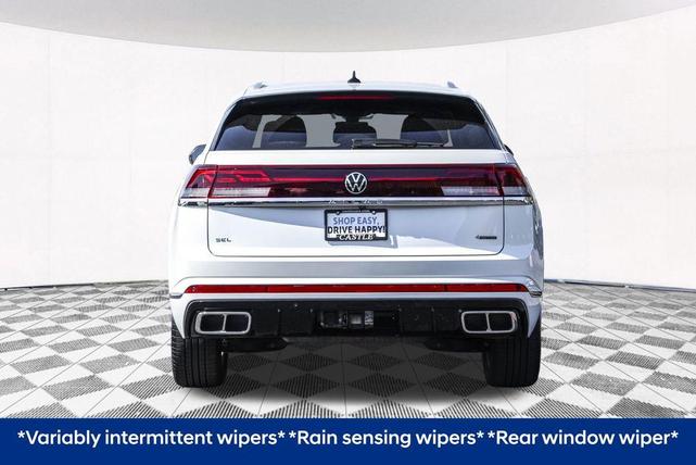 Photo of 2024 Opal White Pearl Effect Volkswagen Atlas Cross Sport