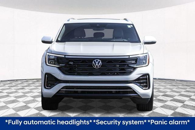 Photo of 2024 Opal White Pearl Effect Volkswagen Atlas Cross Sport