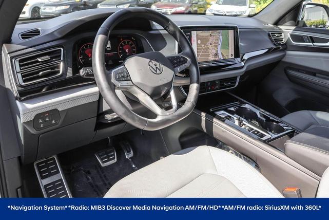 Photo of 2024 Opal White Pearl Effect Volkswagen Atlas Cross Sport
