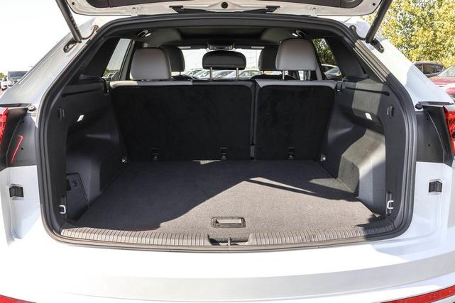 Photo of 2024 Opal White Pearl Effect Volkswagen Atlas Cross Sport