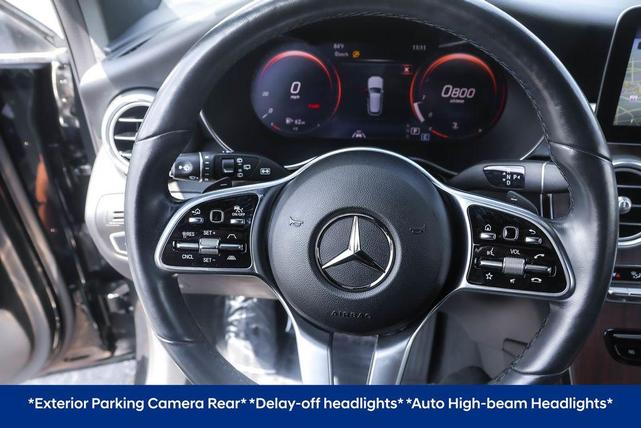 Photo of 2022 Black Mercedes-Benz GLC 300