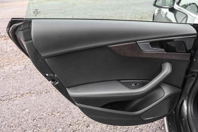 Photo of 2023 Daytona Gray Pearl Effect Audi A5 Sportback