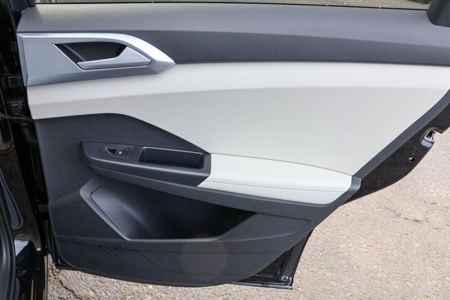 Photo of 2025 Deep Black Pearl Effect Volkswagen Taos