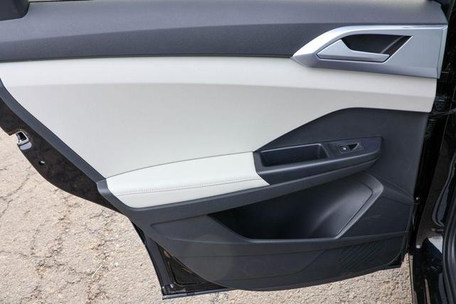 Photo of 2025 Deep Black Pearl Effect Volkswagen Taos