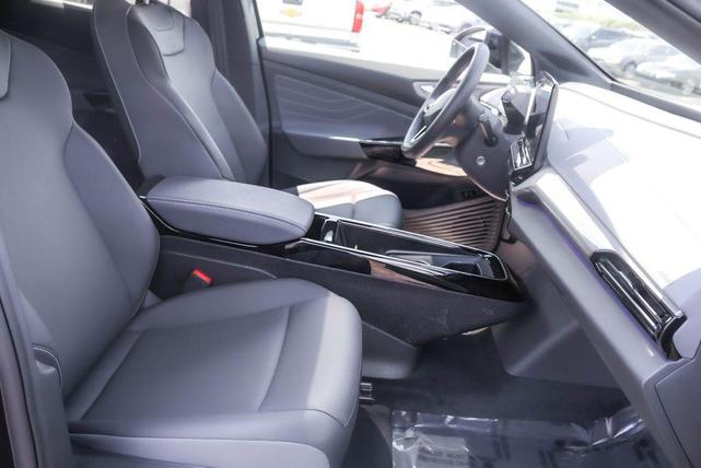 Photo of 2023 Deep Black Pearl Effect Volkswagen ID.4