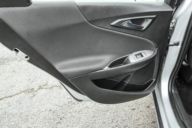 Photo of 2018 Silver Ice Metallic Chevrolet Malibu