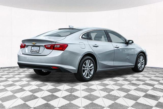 Photo of 2018 Silver Ice Metallic Chevrolet Malibu
