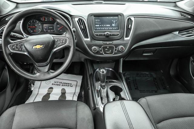 Photo of 2018 Silver Ice Metallic Chevrolet Malibu