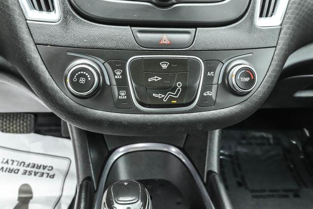 Photo of 2018 Silver Ice Metallic Chevrolet Malibu