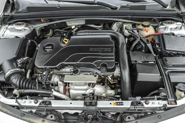 Photo of 2018 Silver Ice Metallic Chevrolet Malibu