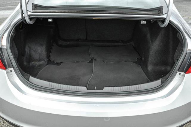 Photo of 2018 Silver Ice Metallic Chevrolet Malibu