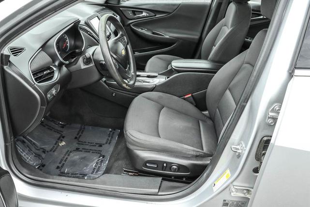 Photo of 2018 Silver Ice Metallic Chevrolet Malibu