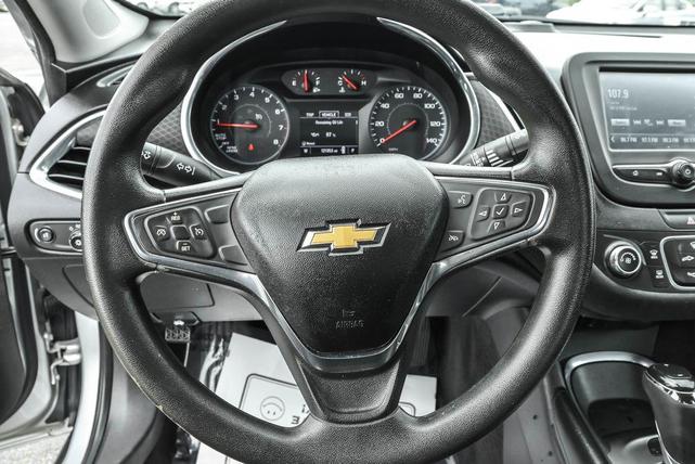 Photo of 2018 Silver Ice Metallic Chevrolet Malibu