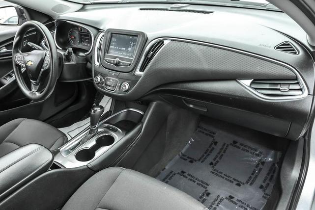Photo of 2018 Silver Ice Metallic Chevrolet Malibu