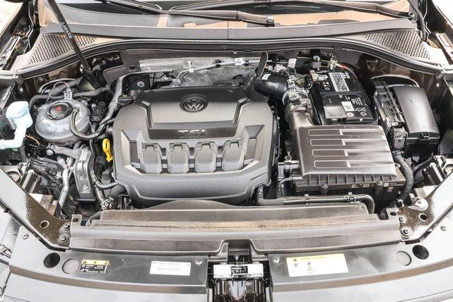 Photo of 2023 Deep Black Pearl Effect Volkswagen Tiguan