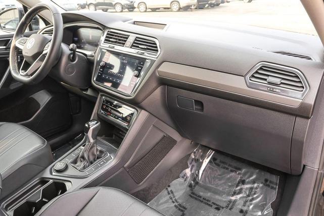 Photo of 2023 Deep Black Pearl Effect Volkswagen Tiguan