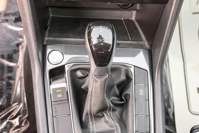 Photo of 2023 Deep Black Pearl Effect Volkswagen Tiguan