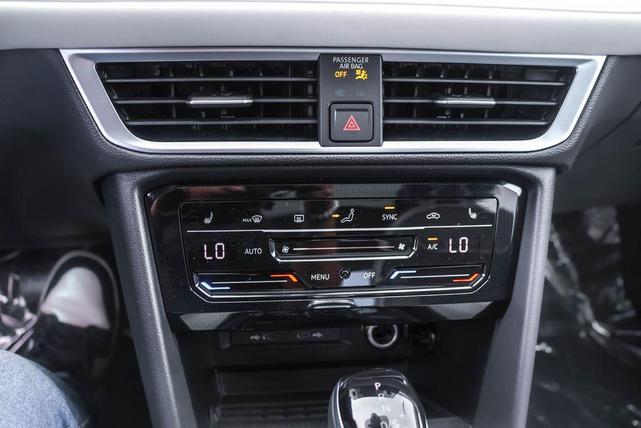 Photo of 2025 Pure White Volkswagen Taos