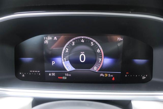 Photo of 2025 Pure White Volkswagen Taos
