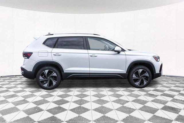 Photo of 2025 Pure White Volkswagen Taos