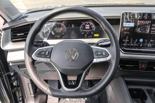 Photo of 2025 Platinum Gray Metallic Volkswagen Tiguan